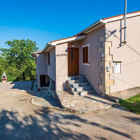 2 Bedroom Amazing Home In Rakotule Εξωτερικό φωτογραφία